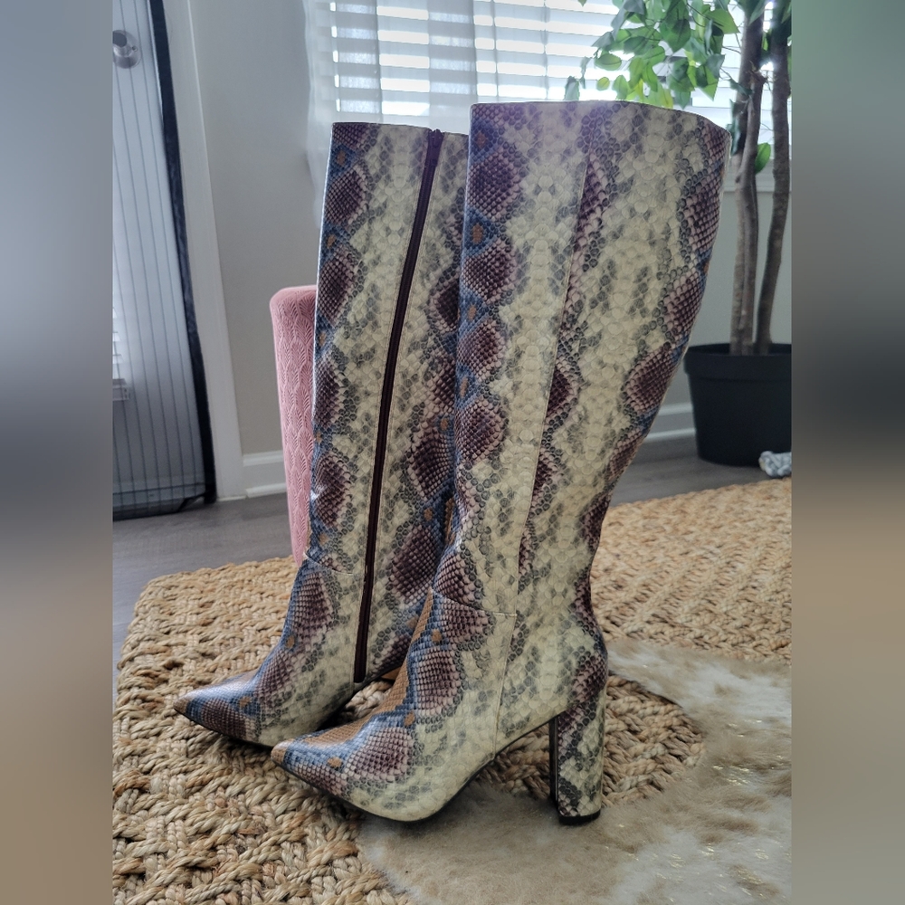 Bamboo Bellflower-41 Snakeskin Heeled Knee High Boots Size 11 Womens NEW!
